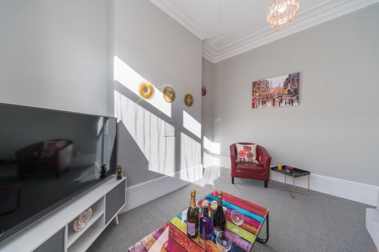 3 Bedroom Saks - 2 Living Area House In Newland Ave Hull Kingston upon Hull Eksteriør bilde