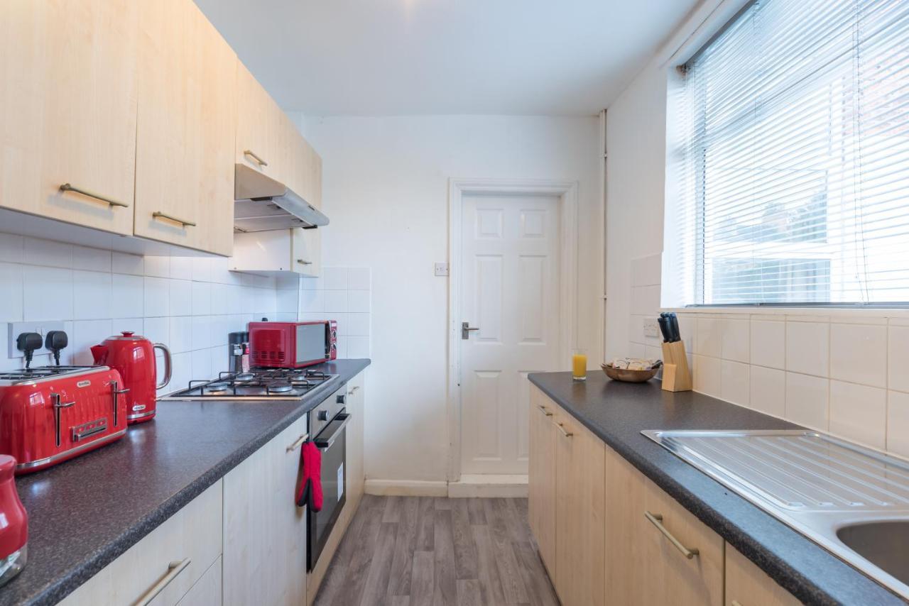 3 Bedroom Saks - 2 Living Area House In Newland Ave Hull Kingston upon Hull Eksteriør bilde